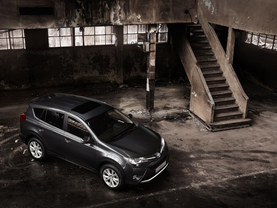  Toyota RAV4 2013 года  (EU) (фото 14 из 27)